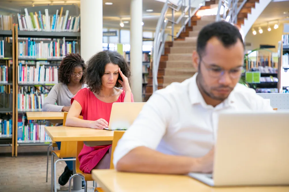 Pós-Graduação em Docência no Ensino Superior da i9 Educação: Vale a Pena? Análise Completa